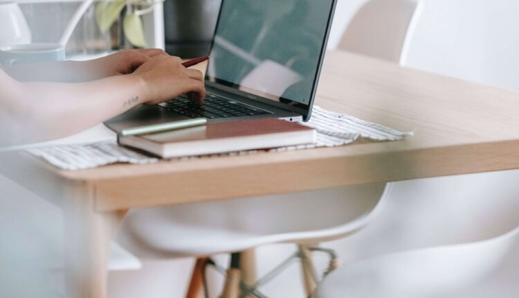 العمل الحر من المنزل